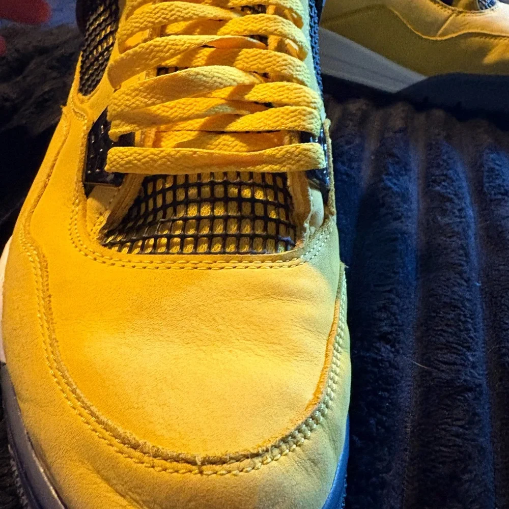 Jordan 4 - Picture 4 of 5